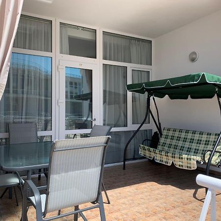 Town-House Golden Bugaz Apartment Karolino-Buhaz Exterior photo