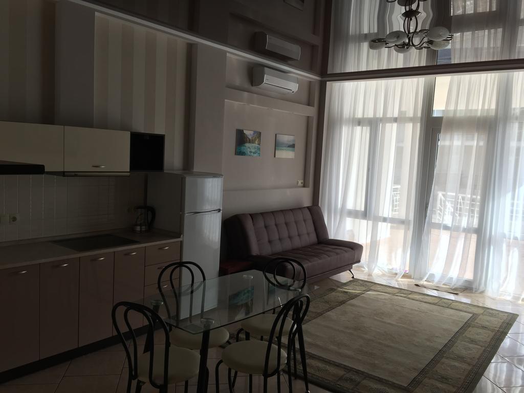 Town-House Golden Bugaz Apartment Karolino-Buhaz Exterior photo